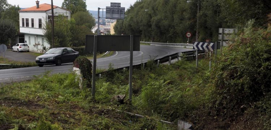 Fallece una mujer de 69 años en una salida de vía en Fene