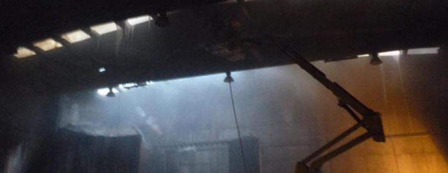 Sofocan un incendio en el almacén de viruta de Biomasa Forestal, en As Pontes