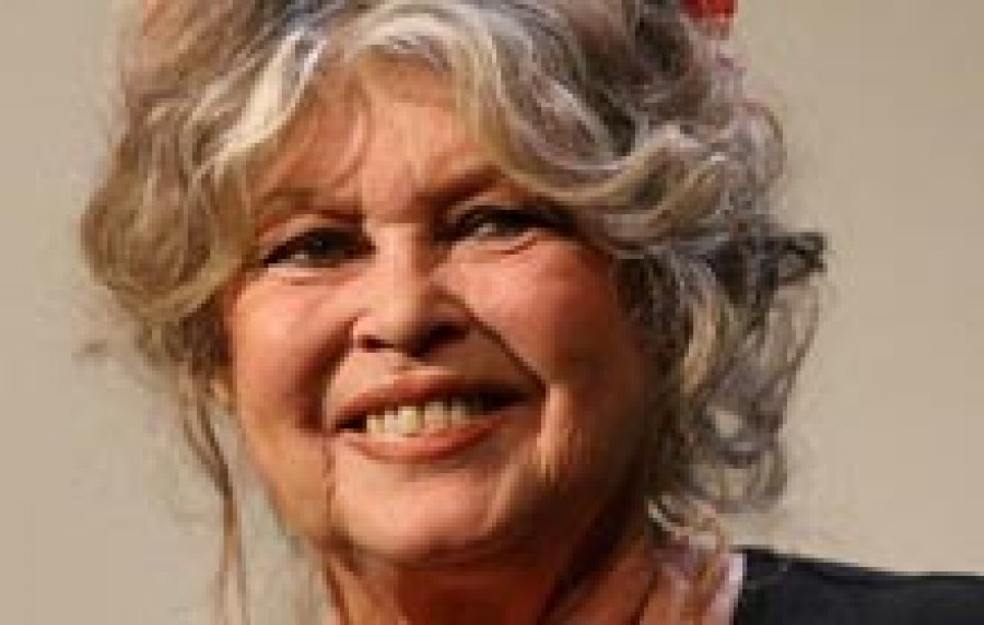 Brigitte Bardot reclama el fin del  tráfico ilegal de perros en Tailandia