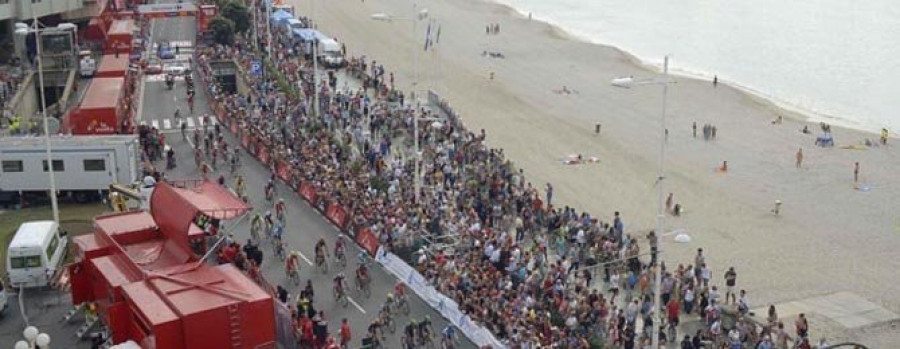 Numeroso público apoyó el paso de La Vuelta por la comarca