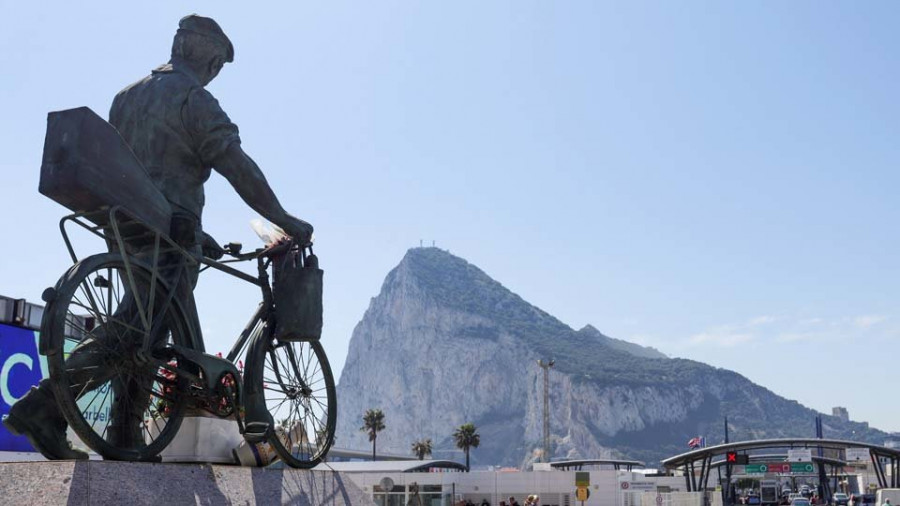 La UE aprueba la exención de visados en la ley que llama “colonia” a Gibraltar