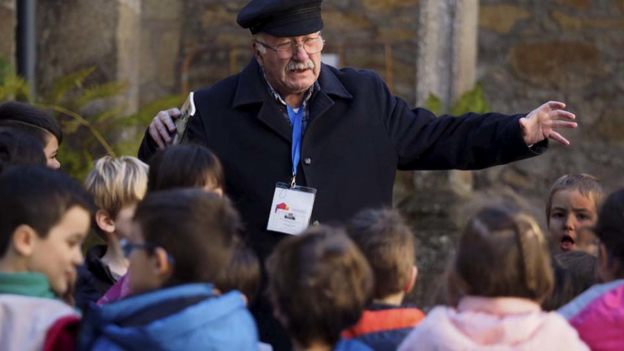 Alumnos del CPI As Mirandas de Ares descubren el monasterio de Montefaro