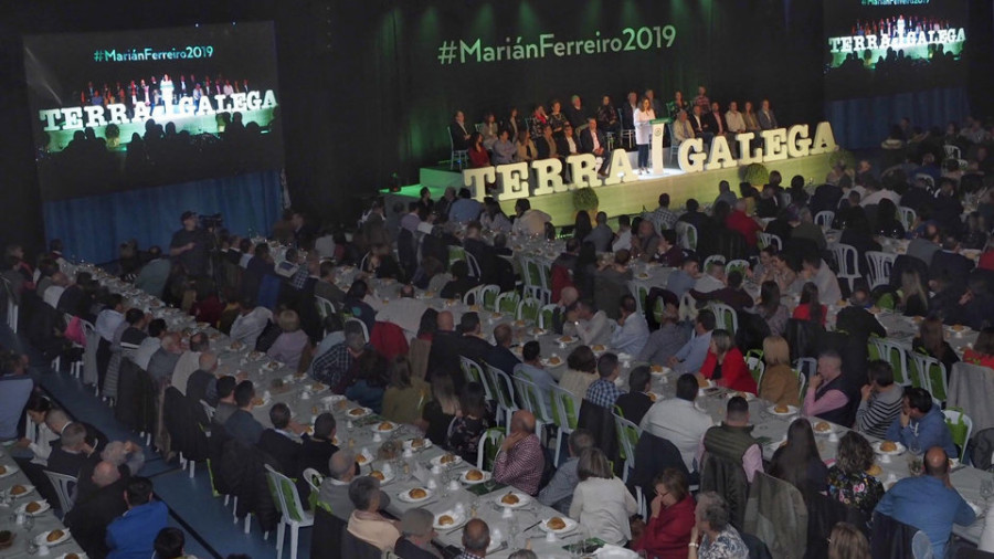 Marián Ferreiro presenta ante 700 personas la candidatura de TEGA para las municipales