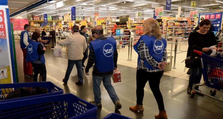 El Banco de Alimentos continúa su “Operación Kilo” en Carrefour
