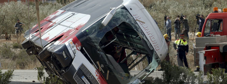 Al menos 13 estudiantes mueren en un accidente de autocar en Tarragona