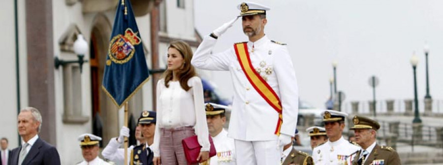 Los preferentistas piden a bocinazos en Marín a los príncipes que les ayuden