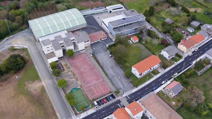 San Sadurniño concede 52 bolsas para el estudio y los servicios de conciliación