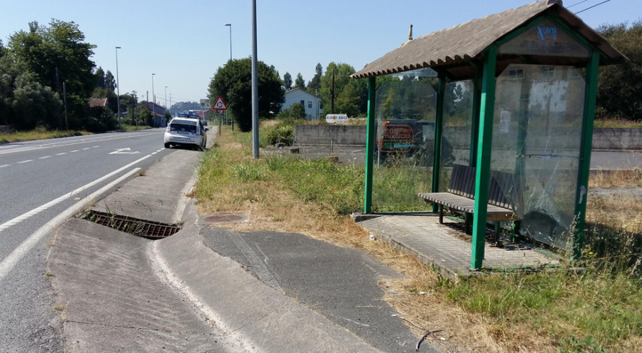 Narón reclama a la Xunta el arreglo de las marquesinas en dos carreteras