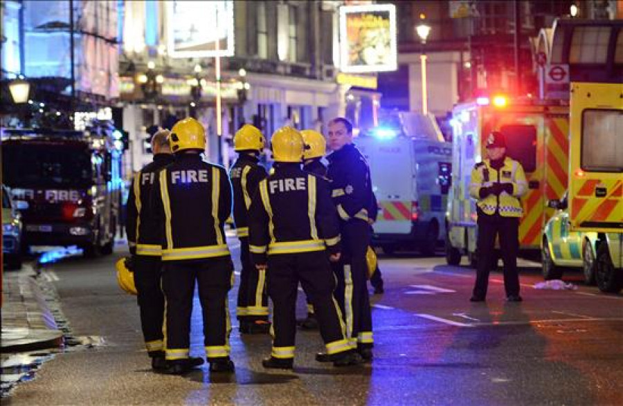 Unos 80 heridos al caer el techo de un teatro del West End de Londres
