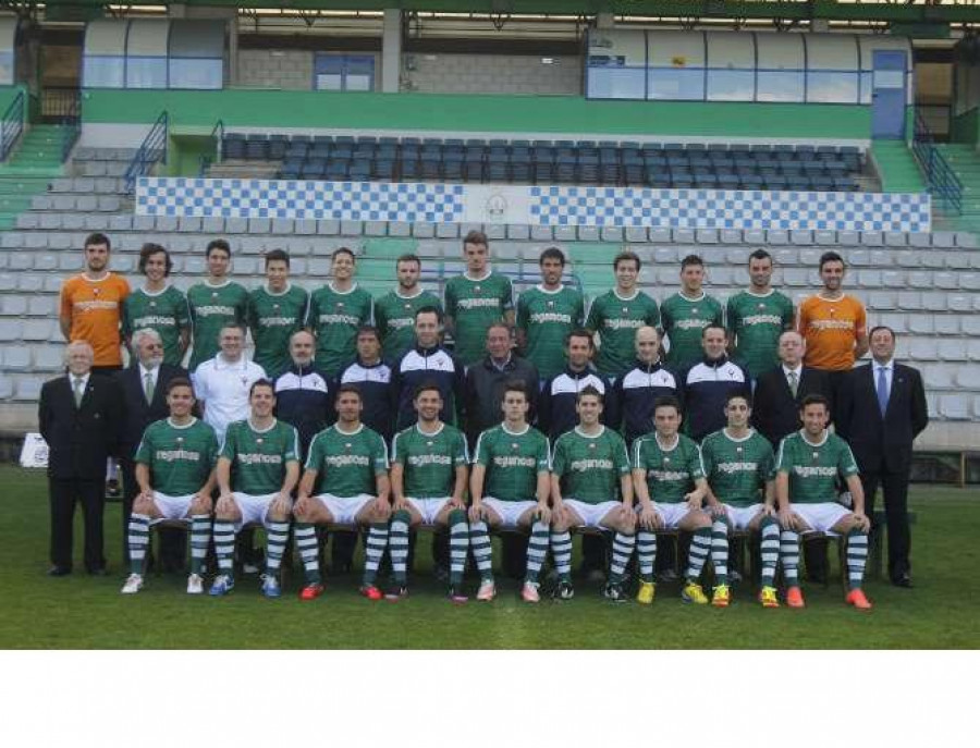 La plantilla del Racing Club Ferrol realizó su foto oficial de la temporada