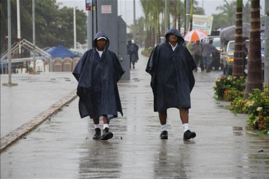 El sistema tropical "Dorian" recupera fuerza al este de Florida