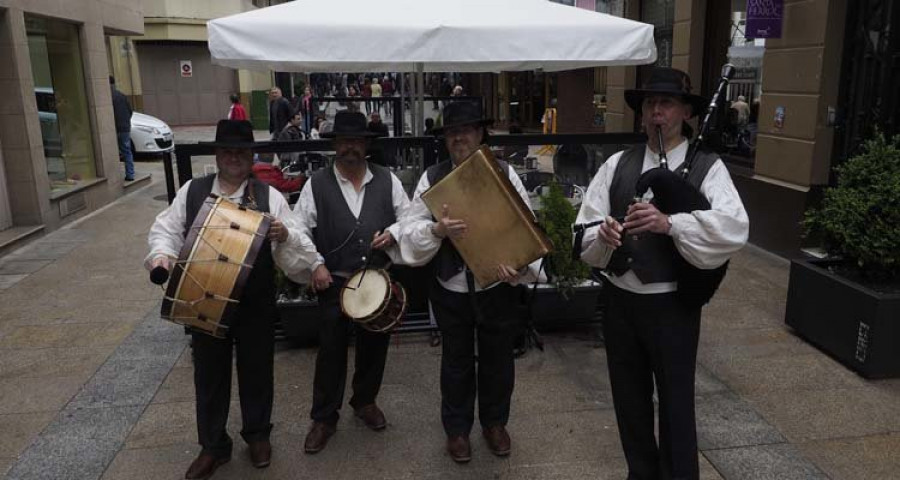 Comercio y hostelería dinamizan 
A Magdalena con música y baile