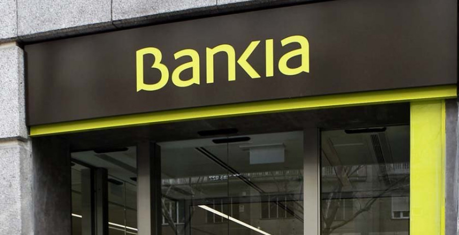 La banca mantiene el cierre de oficinas y los expertos aconsejan más ajustes