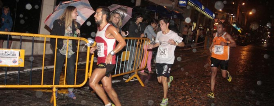 La lluvia no le restó brillo a la carrera nocturna en la ciudad