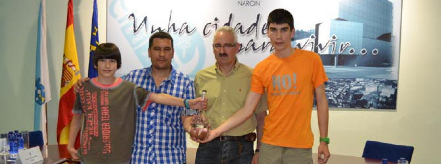 NARÓN-El agua de A Faísca contribuye al llenado de la fuente de Guadalcanal