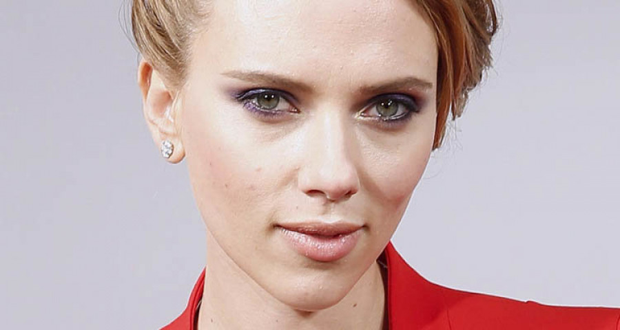 Scarlett Johansson y Colin Jost ya no esconden su noviazgo