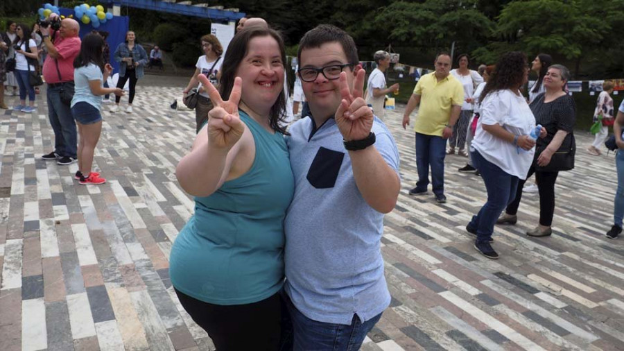 Teima celebra con música y baile en el parque Raíña Sofía su cuarto de siglo