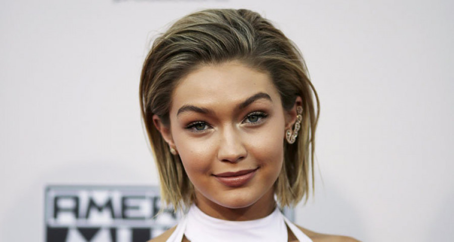 Gigi Hadid se defiende con uñas y dientes del ataque de un seguidor