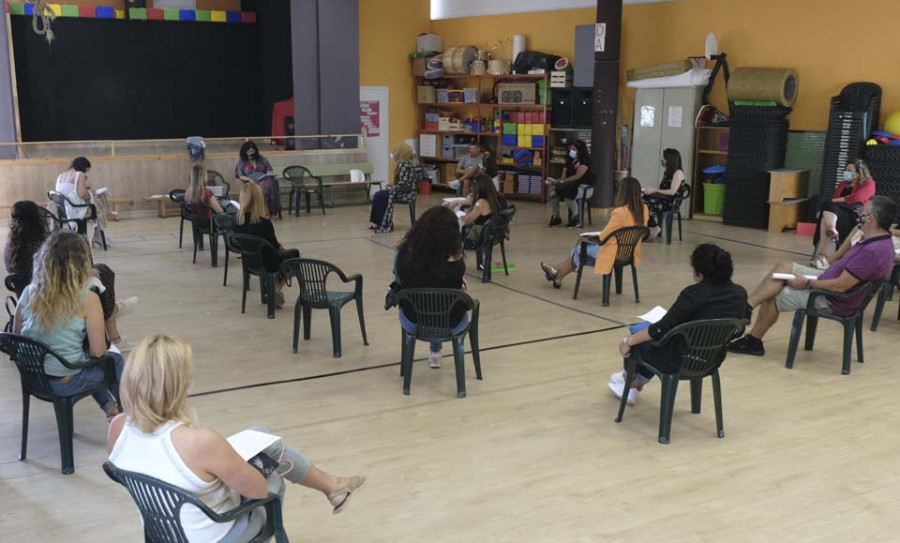 Los colegios trasladan a las familias las novedades del nuevo y atípico curso