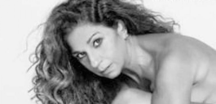 Lolita se desnuda para concienciar sobre la lucha contra el sida