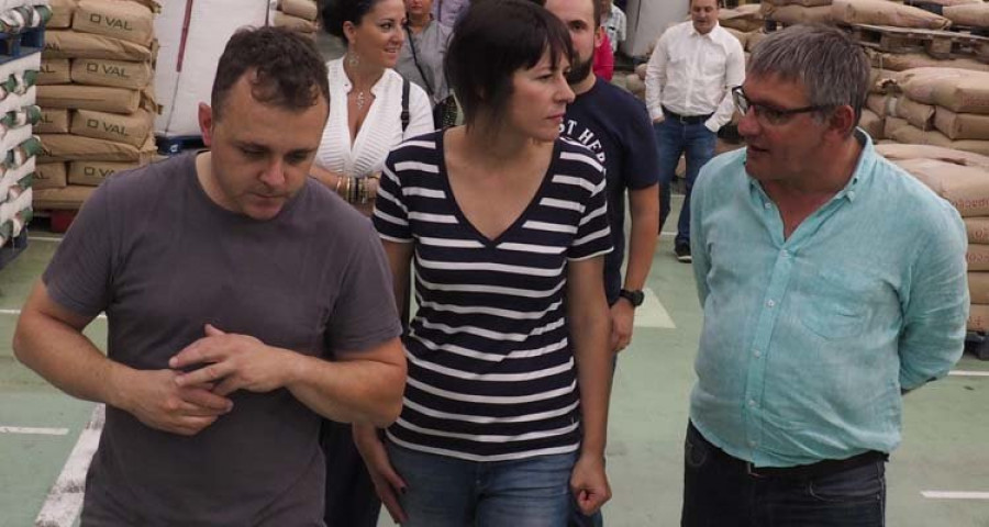 La candidata a la presidencia de la Xunta Ana Pontón pide medidas para la crisis de la leche