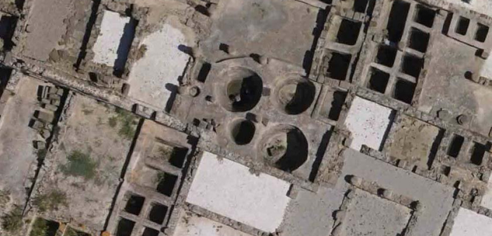 Hallan en Cádiz una inscripción funeraria de bronce única