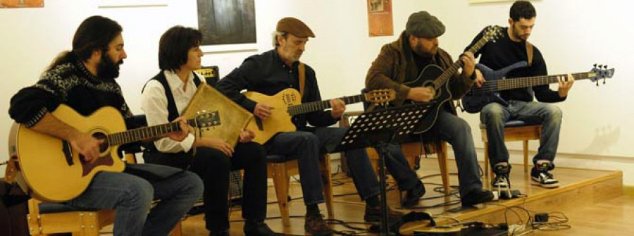 Balakandra dá un concerto na capela do Torrente