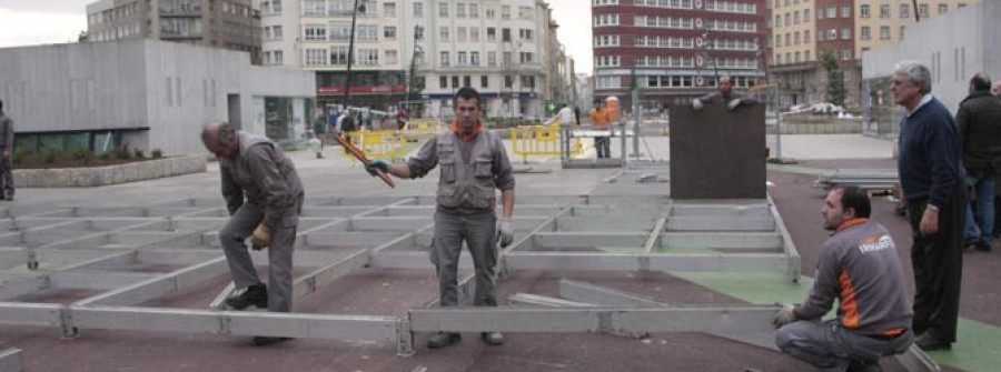 Comienza el montaje de la pista de hielo en la plaza de España