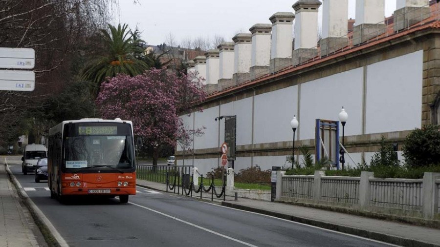 La Xunta asume la gestión del transporte urbano para “garantir” su continuidad