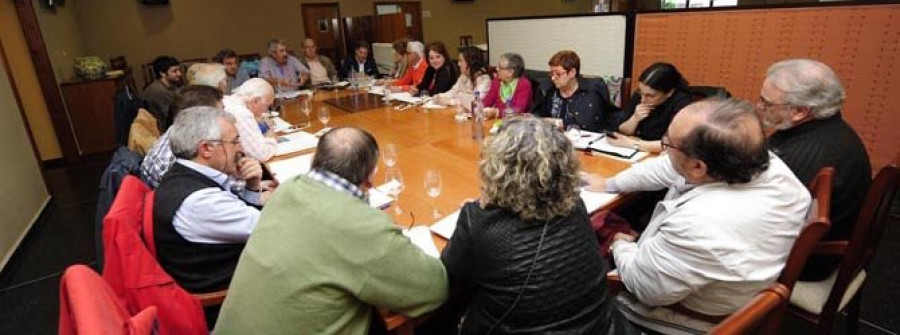 Ferrol acogió ayer una reunión de las AAVV de toda Galicia