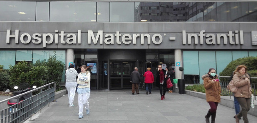 Un padre se tira por la ventana del hospital de La Paz con su bebé en brazos