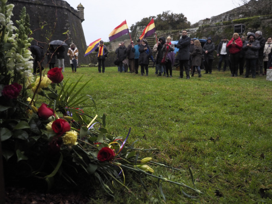 Ferrol homenajea a ocho personas fusiladas en el castillo de San Felipe en 1938 y a las víctimas del holocausto