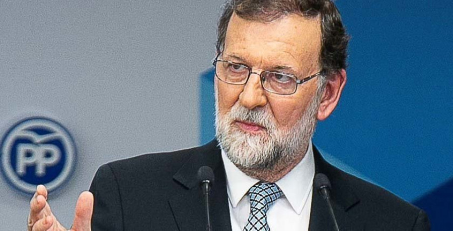 Mariano Rajoy le replica a Aznar que “el centro derecha 
no hay que reconstruirlo”