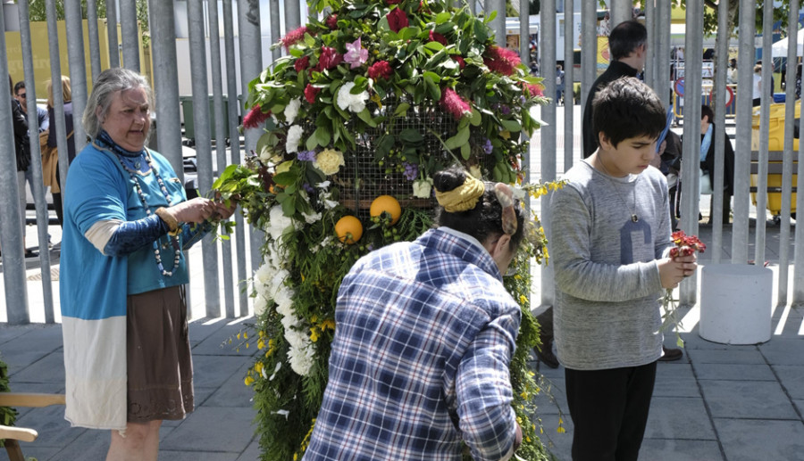 Canido anima á cidadanía a decorar as xanelas con maios para celebrar a festa primaveral