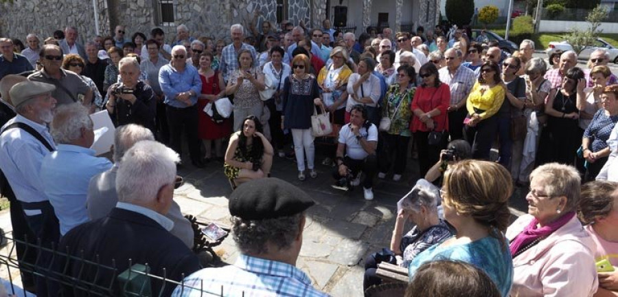 Xaquín Campo Freire se rodea de amigos y vecinos en su 80 aniversario
