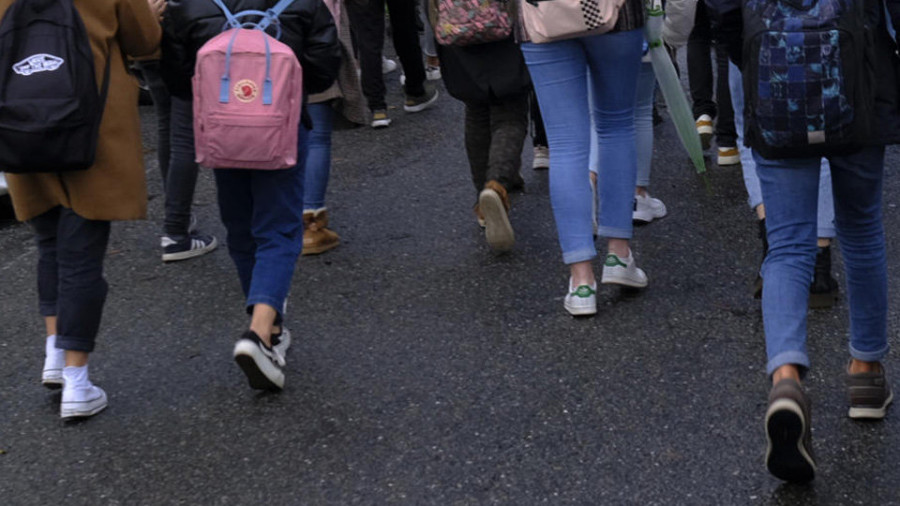 Detienen a una mujer por distribuir drogas en las inmediaciones de un instituto