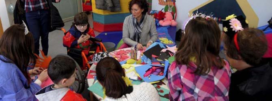 Los niños ingresados en el Marcide disfrutaron de su fiesta de Carnaval