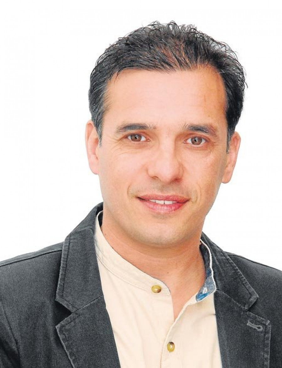 Emilio Mesías Farias:Un plan de apoyo a la hostelería y el comercio