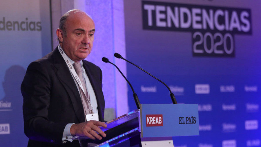De Guindos urge una política fiscal común para encarar la desaceleración