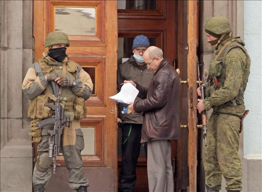 Rusia podría mandar un contingente de tropas a Crimea, según la presidenta del Senado