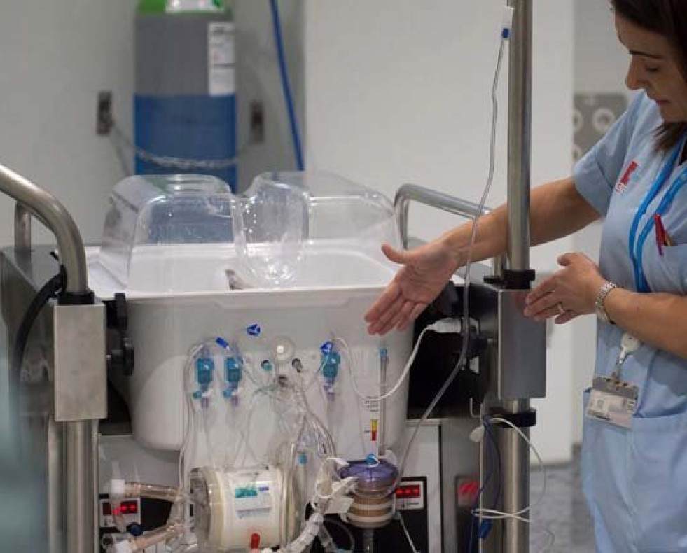 Personal médico experimenta lo que oyen los pacientes