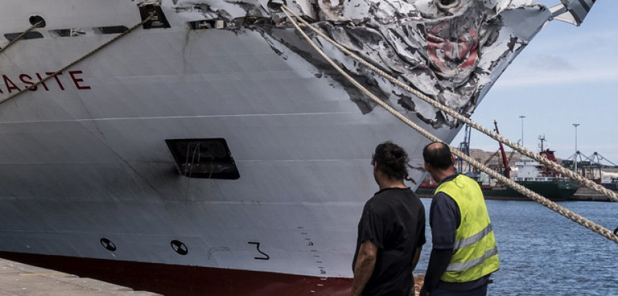El vertido de gasóleo provocado por el choque de un ferry en Las Palmas se disolverá durante el día de hoy