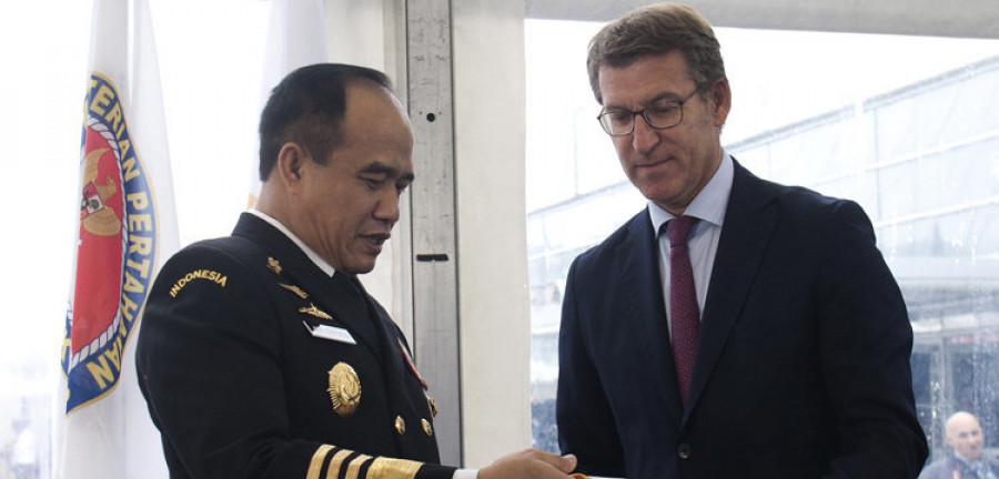 Feijóo ensalza el naval gallego en la entrega del nuevo buque a Indonesia