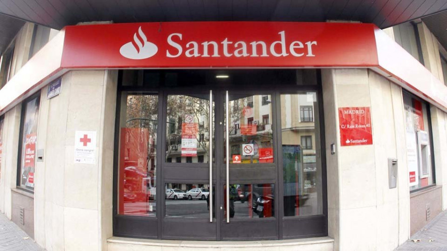 Banco Santander inicia el cierre  de oficinas por  el ERE con siete clausuras en Galicia