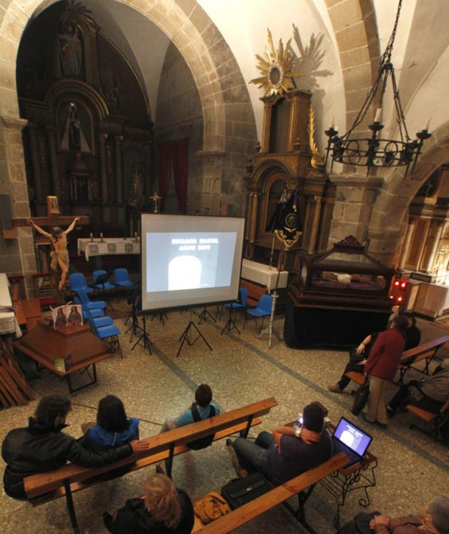 ARES-La presentación de la Semana Santa reunió ayer a un numeroso público