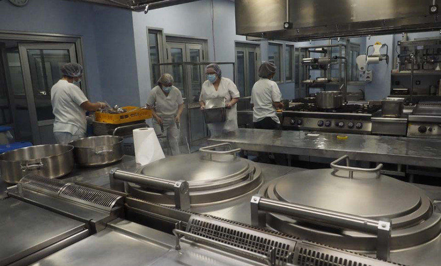 Las cocinas del CHUF estrenan instalaciones en el Hospital Naval