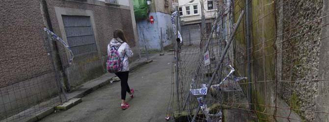 Los vecinos “reabren” dos calles cerradas al tráfico en Ferrol Vello