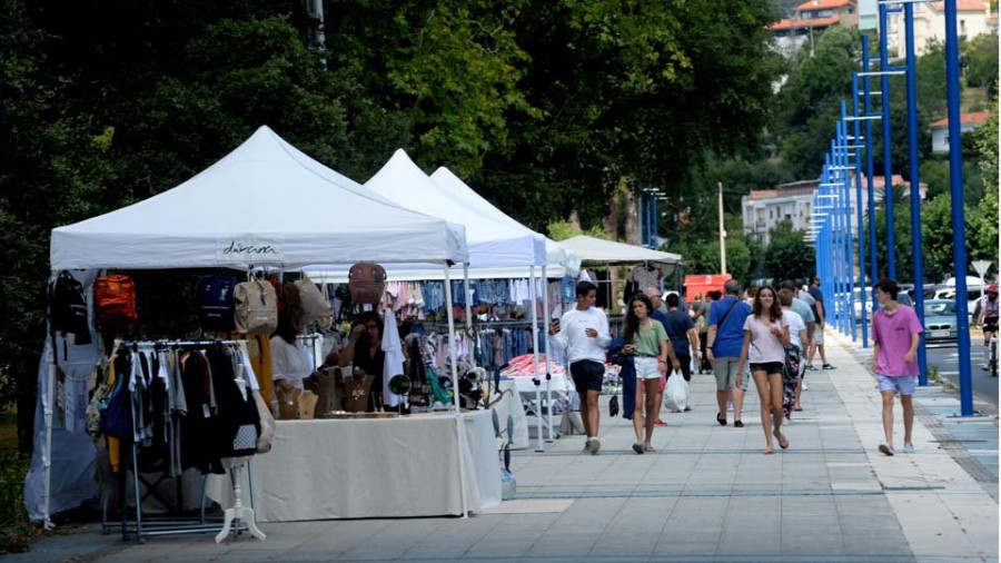 La Feria de Artesanía abre en Cabanas el programa festivo en honor a Santa Marta