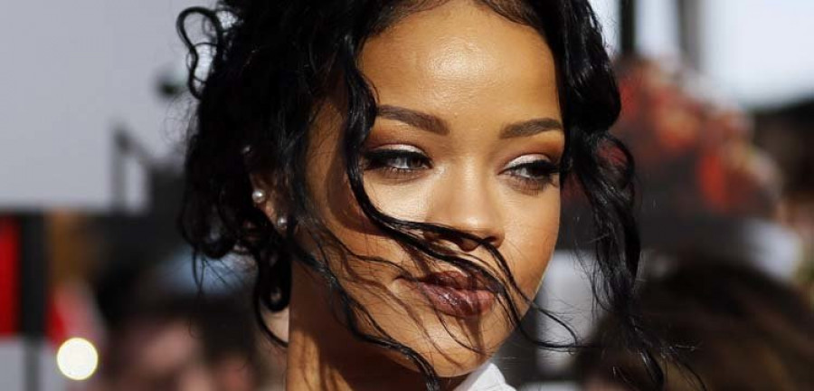 Los fans de Rihanna ya pueden comprar su colección de ropa