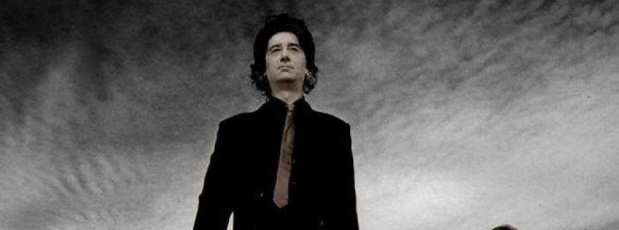 O dramaturgo José Prieto debuta no rock como líder de Auténticos Farsantes